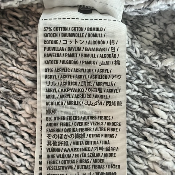 Gilly Hicks sweater with hood - Picture 7 of 8